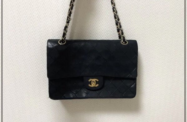女優の志田彩良の実家の祖母からお下がりで貰ったシャネルのバッグ
