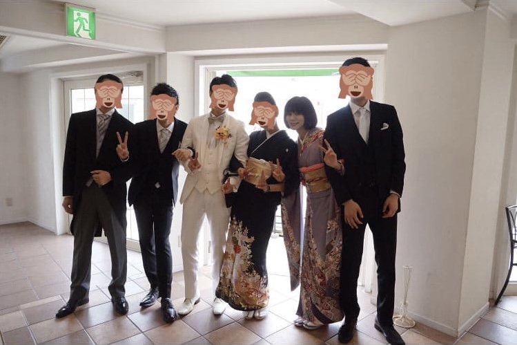 画像　兄の結婚式で家族写真
