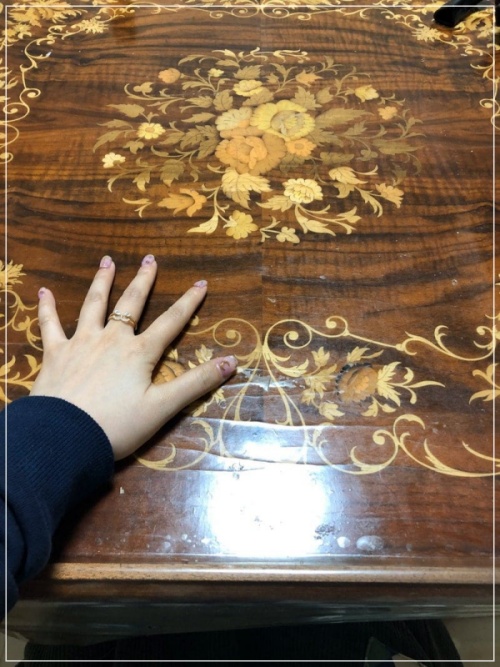 中川翔子さん祖父宅テーブル