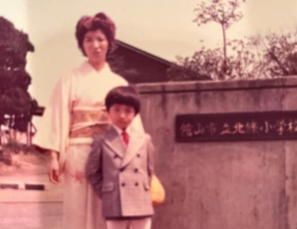 幼少時代のYOSHIKIと母・林千恵子