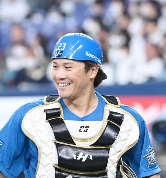 プロ野球選手の伏見寅威さん