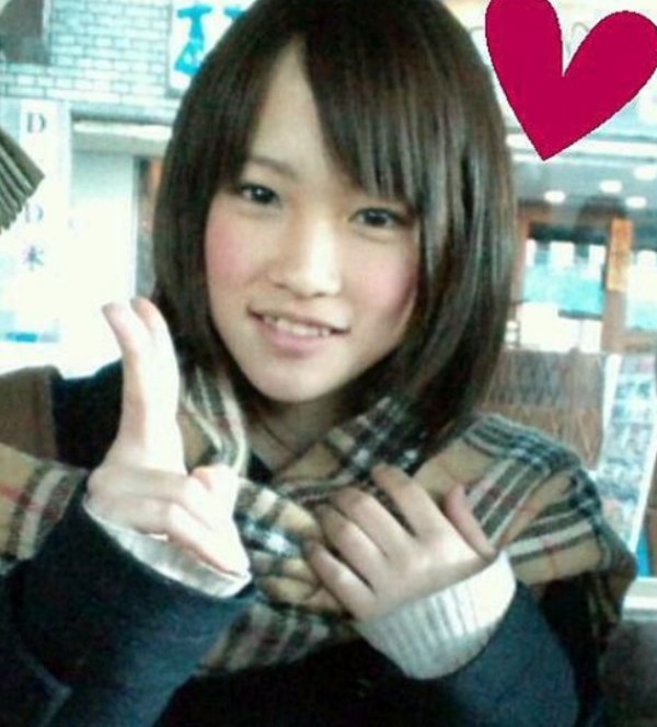 元AKB48の川栄李奈の学生時代