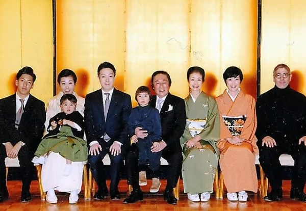 寺島しのぶ一族の家族写真