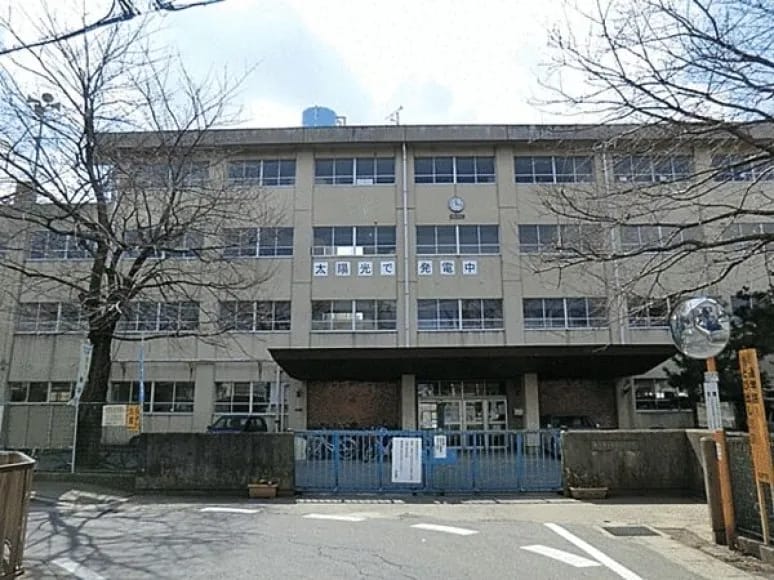 松飛台小学校