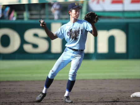 土田龍空_近江高校野球部ユニフォーム_土戸龍空1年生より引用